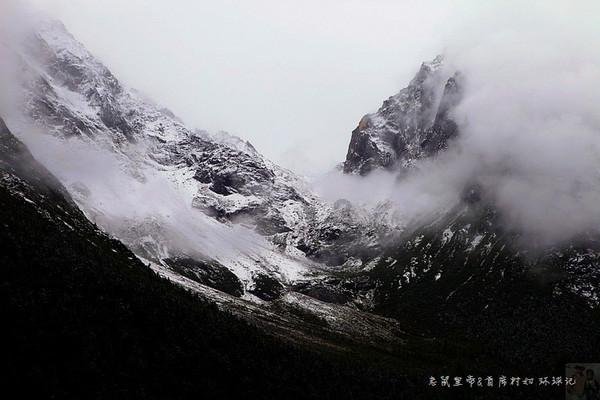 岁末温粥,煦暖如年,大栅栏居民暖心粥送快递小哥